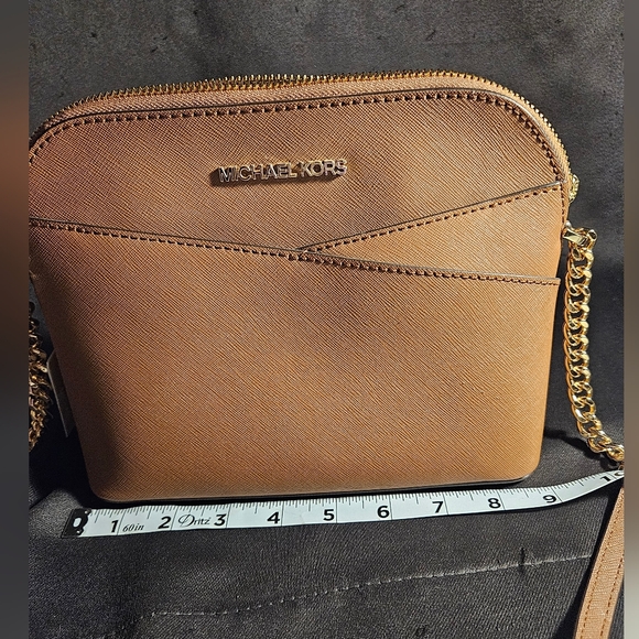 Michael Kors Outlet Jet Travel Medium Dome Crossbody Bag brown/gold chain - Picture 13 of 16